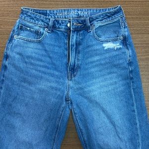 American Eagle Comfort Stretch Waistband Mom Jeans size 6 Regular